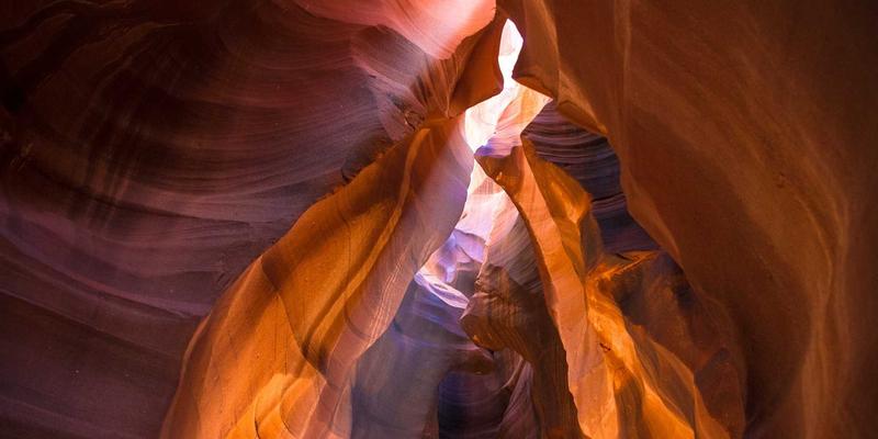 广发网小微企业贷款产品深度对比：信用贷与抵押贷如何选择？市场分析与金融资讯全解析